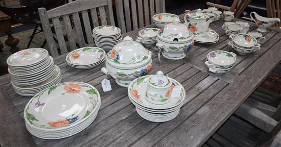 A Villeroy & Boch Amapola tea and dinner service,